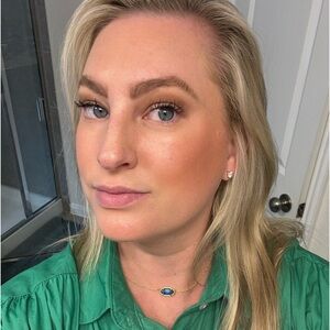 Meet your Posher, Candace